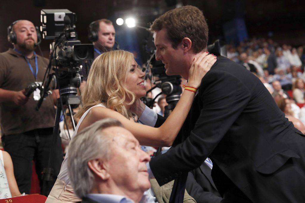 El lado más personal de Pablo Casado y su mujer, Isabel Torres 1 Moncloa Pablo Casado Isabel Torres