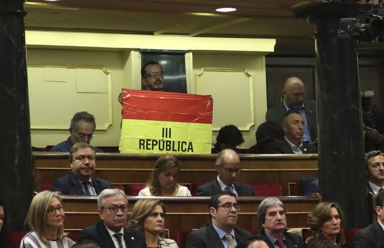 La pinza PSOE-PNV podría regalarle un senador a UPN a costa de IU