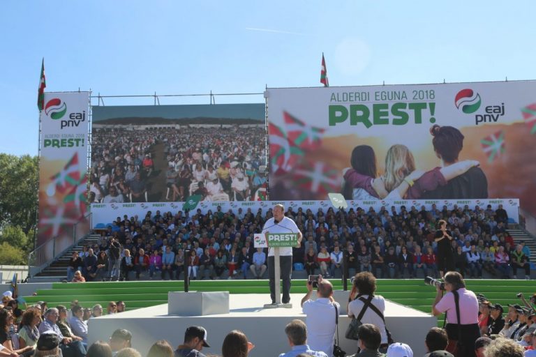 El PNV se va de fiesta entre estallidos de corrupción antes del 10-N