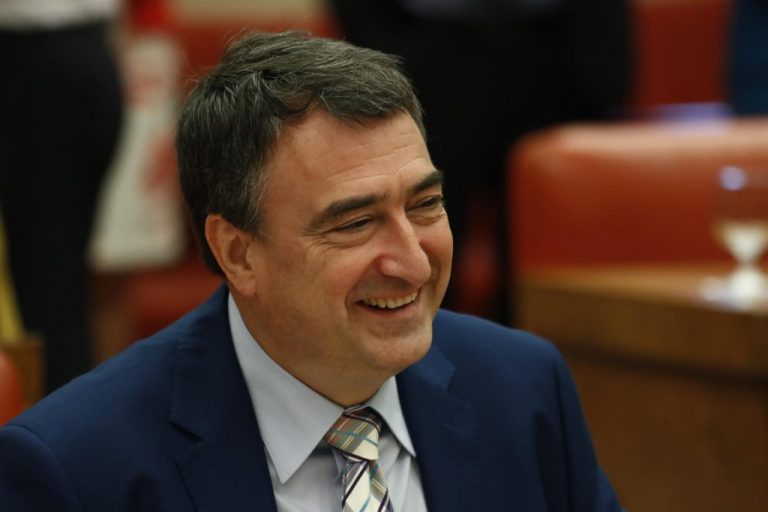 PNV y Bildu facilitarán la investidura de Sánchez