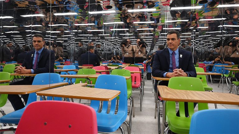 Las peripecias de Sánchez en la ONU: una sala vacía y a cuestas con el maquillador