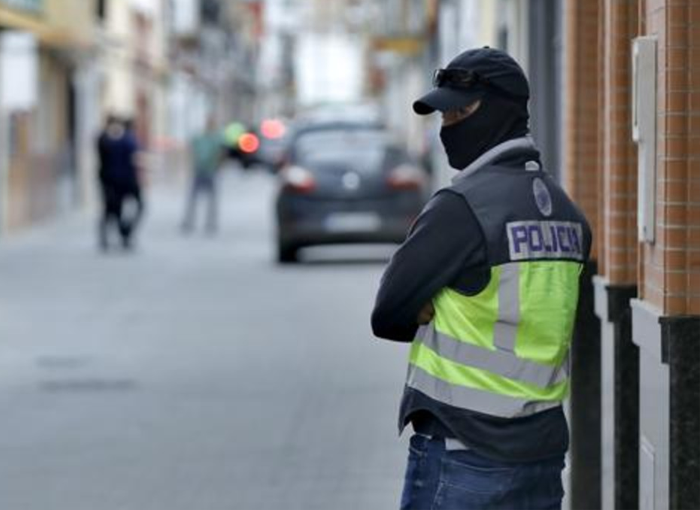 Detenido un miembro del Daesh en Algeciras con manuales para cometer atentados 1 Moncloa Detenido en Algeciras un miembro del Daesh que poseía documentos sobre cómo atentar
