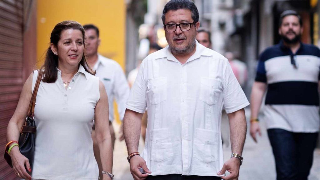 Vuelve Francisco Serrano, el polémico portavoz de Vox en el parlamento andaluz 2 Moncloa frn Moncloa