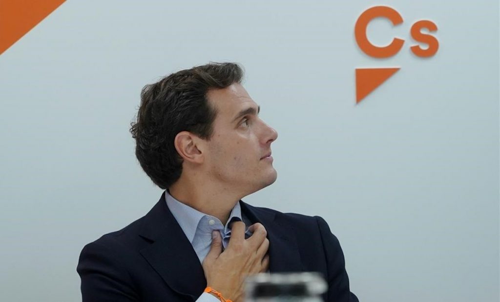 Vuelven las acusaciones de enchufismo a los políticos 5 Moncloa enchufes