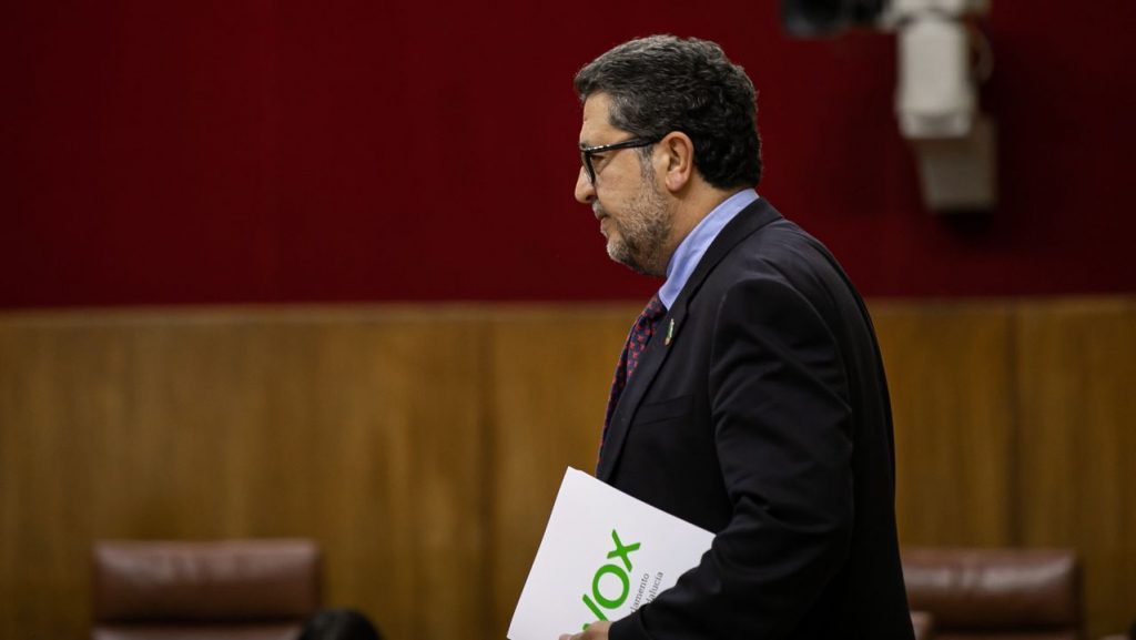Vuelve Francisco Serrano, el polémico portavoz de Vox en el parlamento andaluz 4 Moncloa Francisco Serrano