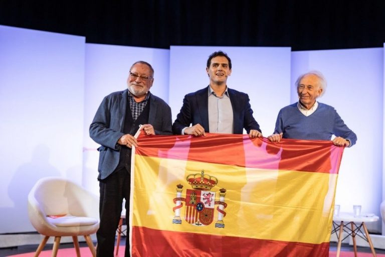 Rivera lamenta que los datos del paro coincidieran con la exhumación de Franco