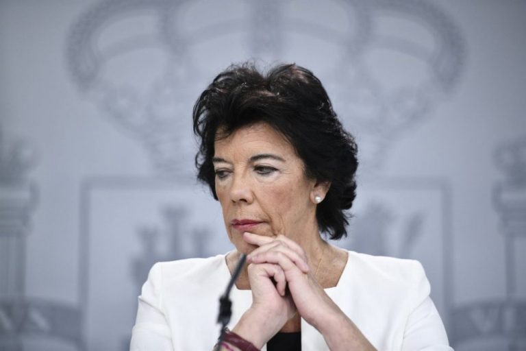 La JEC insta a Celaá a evitar las «connotaciones electoralistas» tras el Consejo de Ministros