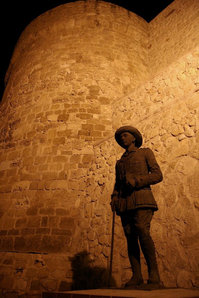 La larga herencia de Franco por toda España: estatuas, calles y pueblos 3 Moncloa Franco
