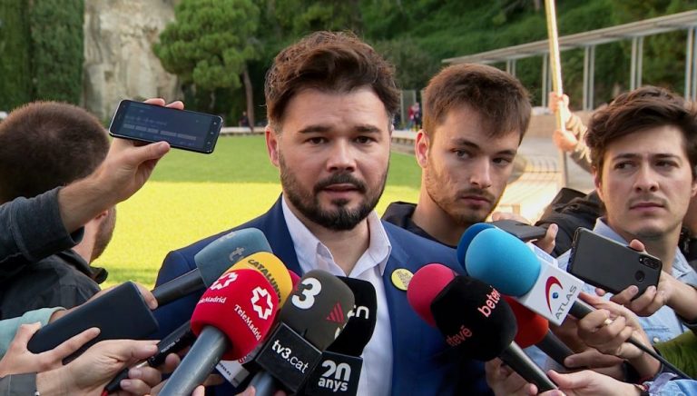 Rufián acusa a los Mossos de «colegueo» con grupos nazis