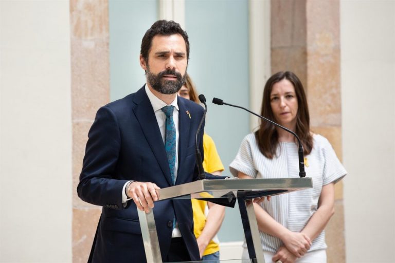 Torrent cree que limitar el debate es un «desafío a la democracia»