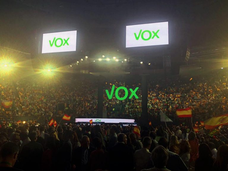 El independentismo, Franco y el PSOE centran el Vistalegre Plus Ultra de Vox