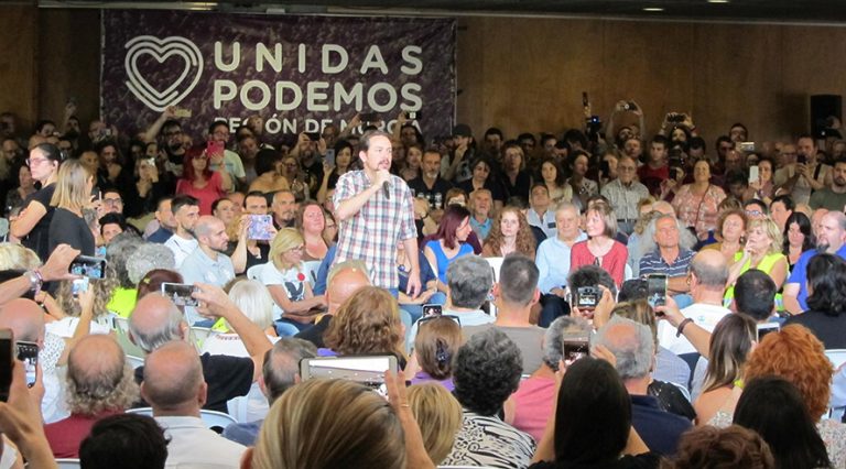 Iglesias ve un pacto PP-PSOE en el que quiere entrar Cs
