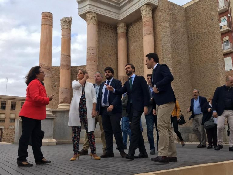 Casado compara a Sánchez con Zapatero por negar una crisis económica