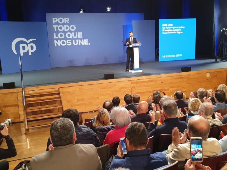 El PP acusa a Vox de hacer «política de barra de bar»