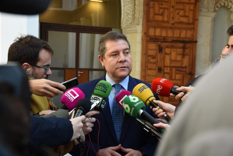 Parte del PSOE pide a PP y Cs que avale la coalición de izquierdas