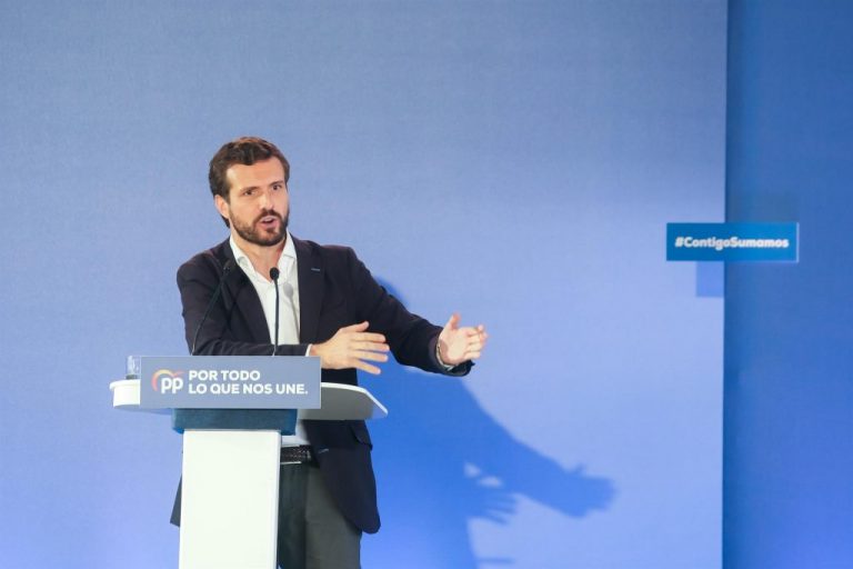 Casado ve a España en «crisis» y compara a Sánchez con Zapatero