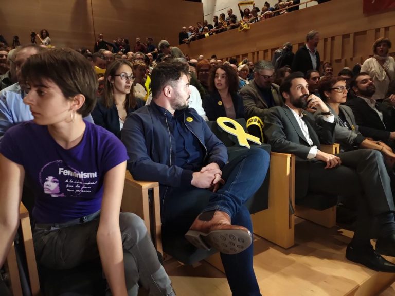 Torrent, presidente del Parlament: «Los catalanes no tenemos rey»