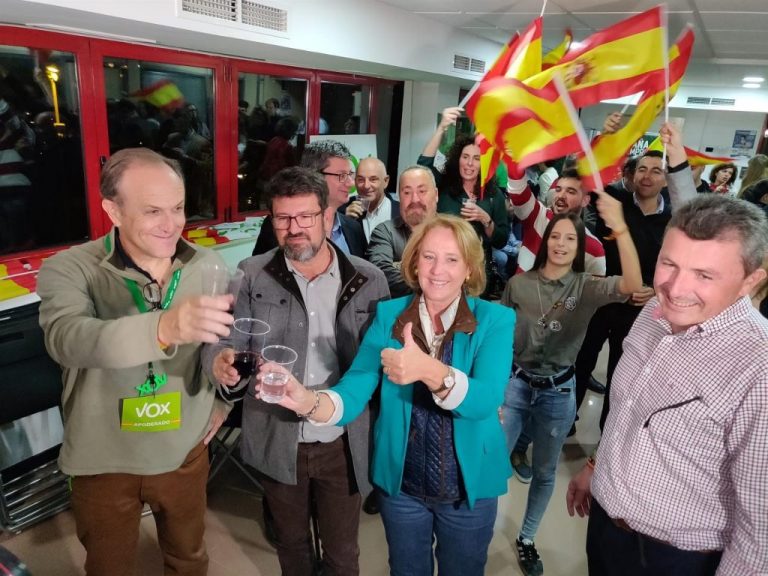 Sorpresa en Vox: su cúpula en Murcia dimite por «exceso de trabajo»