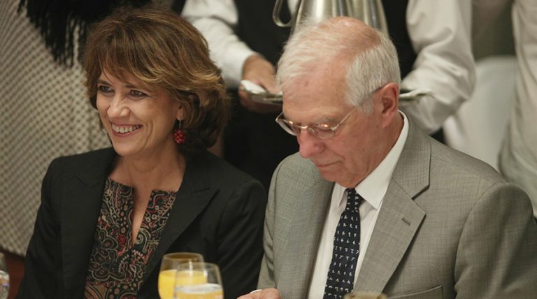 El Gobierno pide normalidad el 9-N ante un posible delito electoral