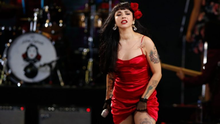 Mon Laferte, la diva reivindicativa del momento