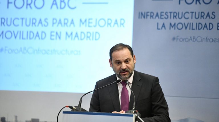 Ábalos considera «antipatriótico» negar la legitimidad del nuevo Gobierno