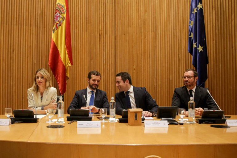 Casado define a Sánchez como el «peor socialista de los últimos 40 años»
