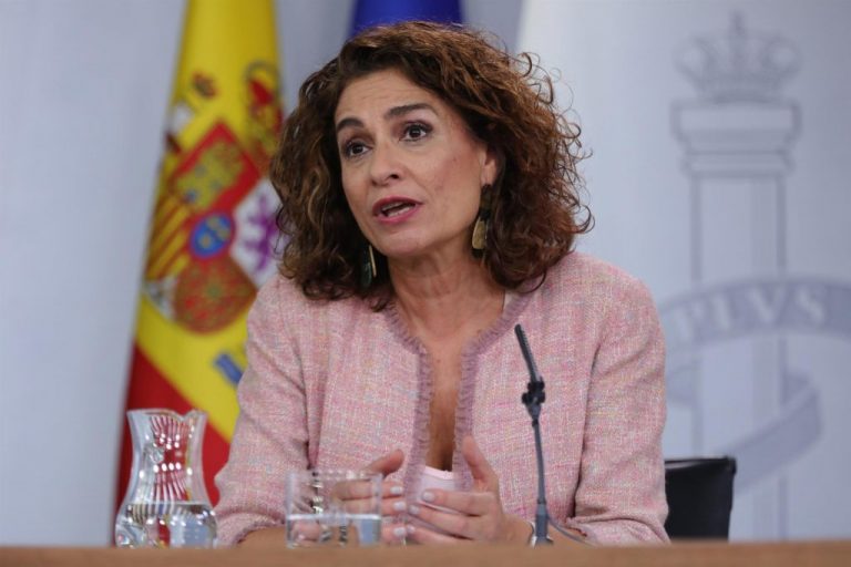 El Gobierno «interviene» Andalucía y exige un «plan de ajuste»