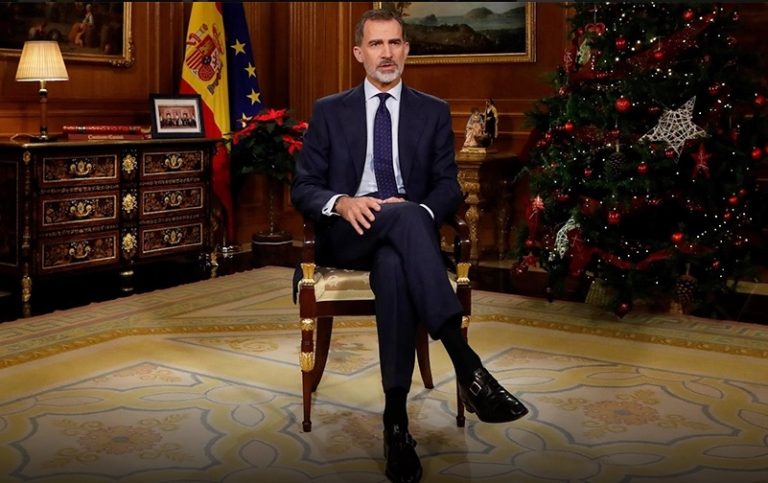 El PSOE se aferra a la llamada al «consenso» y Podemos aplaude la «moderación» del Rey