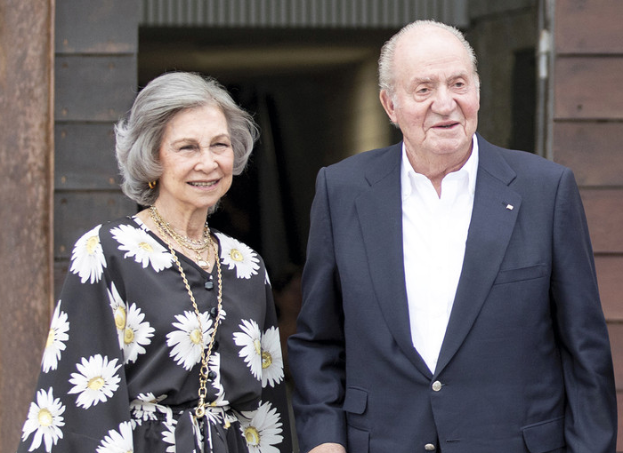 Así será la Navidad de los Reyes y el resto de la Casa Real 1 Moncloa La Casa Real se va de vacaciones de Navidad, con destinos en la gran mayoría de los casos desconocidos