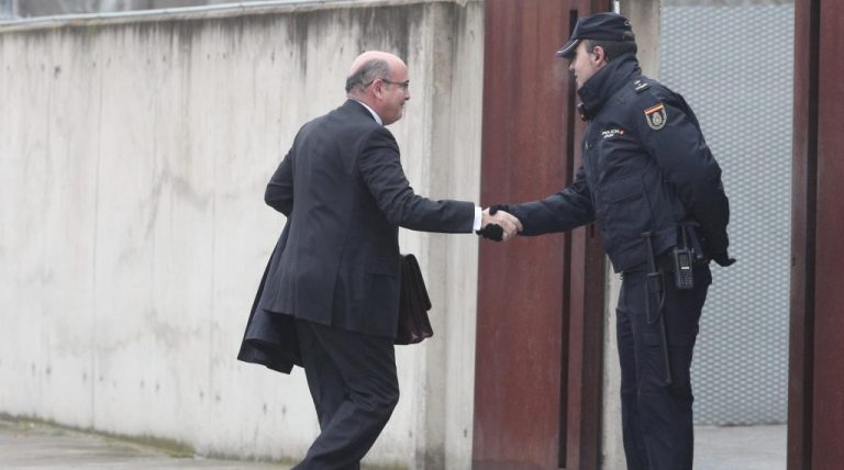 Antonio Nieto ordenó actuar el 1-O para evitar «una confrontación civil»