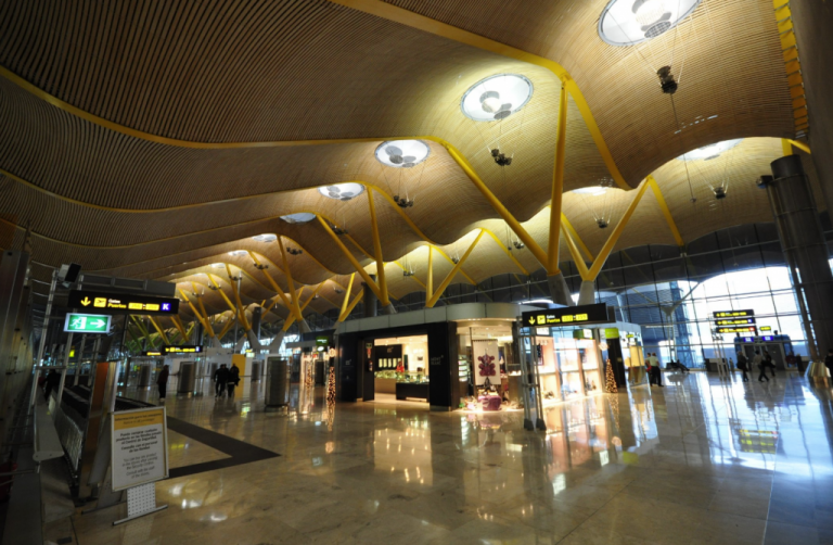 Los vigilantes de Ilunion en Barajas convocan huelga indefinida