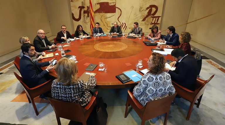 El 54,8% de los catalanes cree que el Govern debe resolver el conflicto