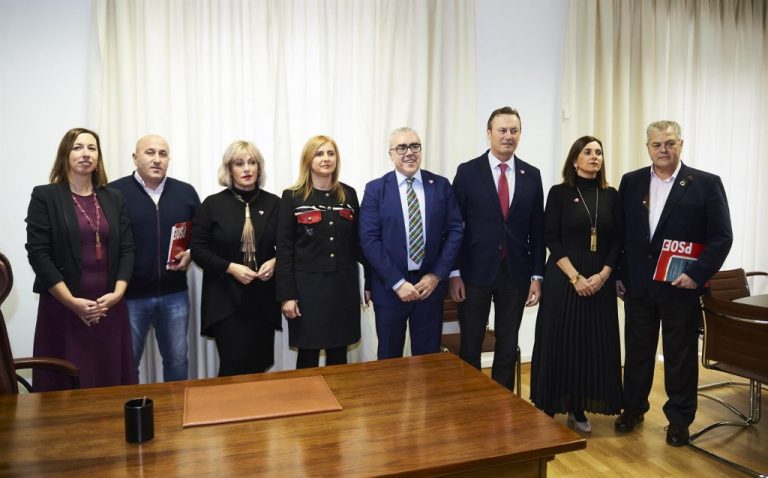 PRC y PSOE sellan la paz en Cantabria con compromisos en los PGE