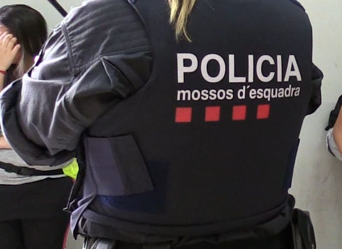 Barcelona: Hallado el cadáver una mujer en una habitación de hotel 1 Moncloa Los Mossos d'Esquadra encuentran un cadáver en un hotel ubicado en Sant Adriá de Besós (Barcelona)