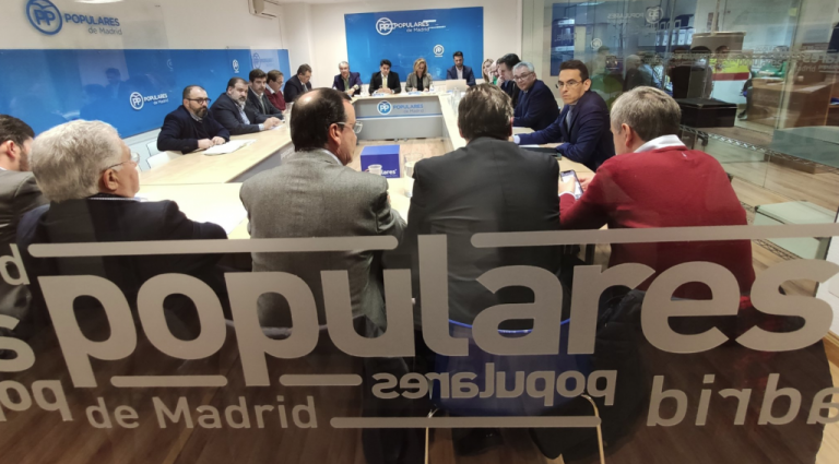 Ana Camins pone a trabajar la maquinaria del PP de Madrid: reunión con presidentes locales