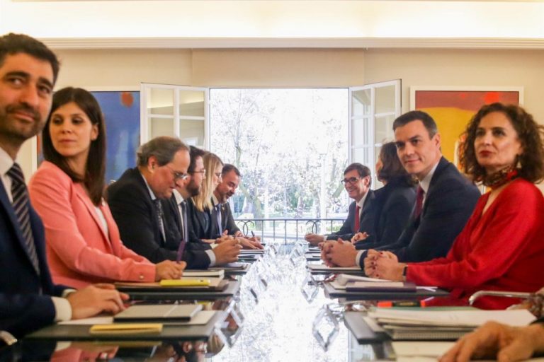 El Gobierno, en las antípodas del independentismo, apela a «fórmulas imaginativas»