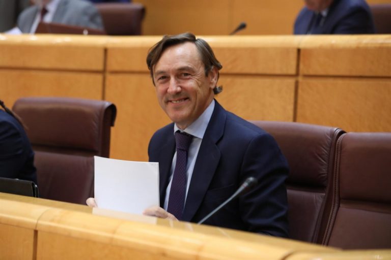 PP avisa de que dar acceso directo a Iglesias al CNI es un «grave riesgo»