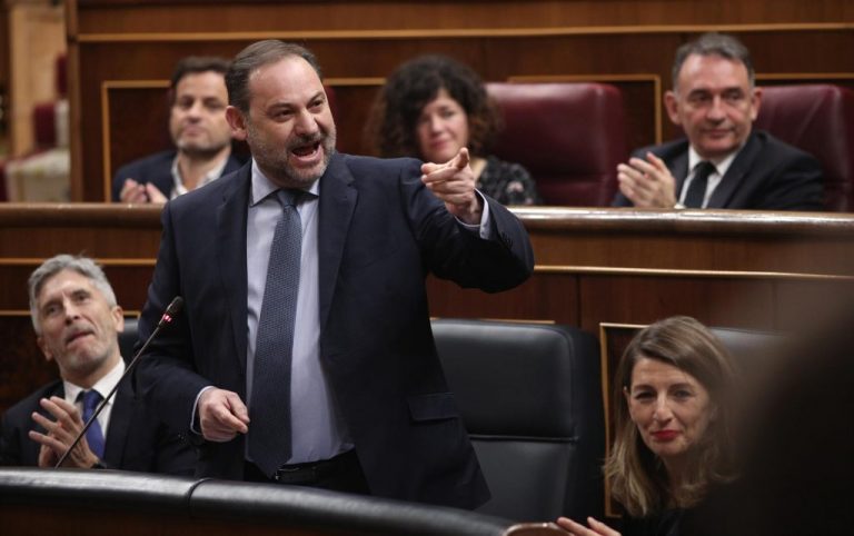 Ábalos critica la «miseria moral» de la oposición por el uso del caso Delcy