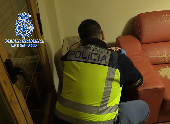 Detenidas 20 personas por estafar a autónomos con falsos 'cortes de luz' 1 Moncloa Desarticulada una organización que se dedicaba a estafar autónomos mediante amenazas de falsos cortes de luz