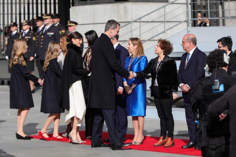 El Rey inaugura la legislatura con una llamada a una «España para todos»