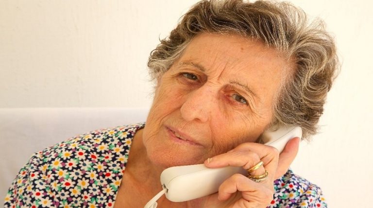 El número de llamadas al Teléfono de la Esperanza de Murcia casi se duplica durante el confinamiento
