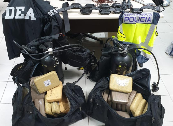 Detenidos en Avilés dos narcobuzos que introducían cocaína en Europa 1 Moncloa Detenidos dos narcobuzos que introducían grandes cantidades de cocaína