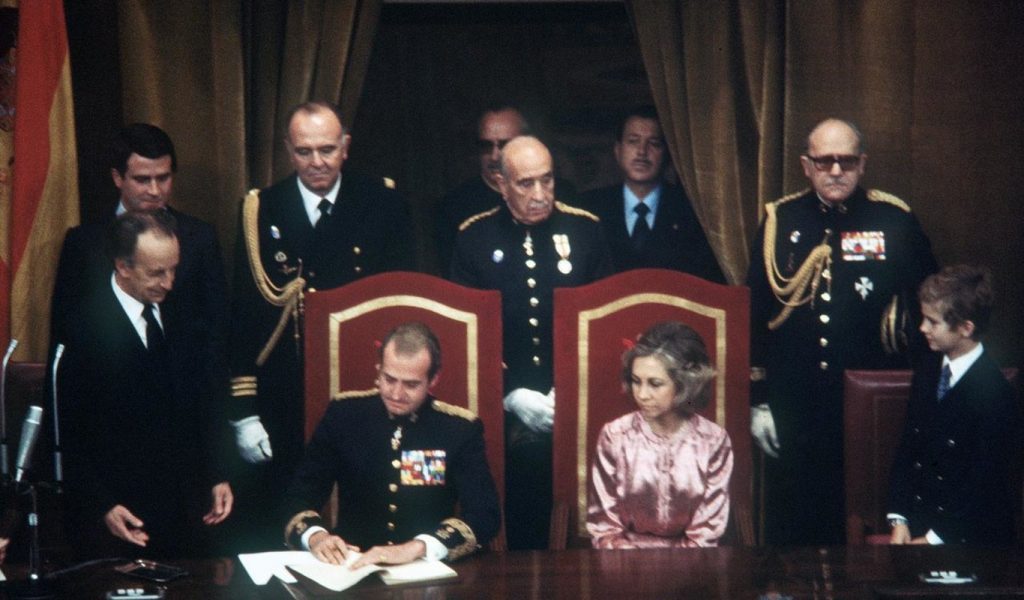 juan carlos I democracia Moncloa