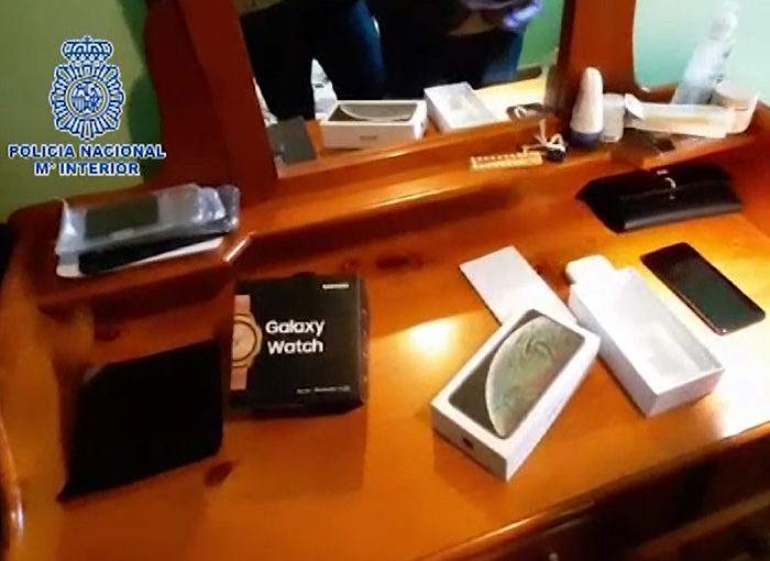 Cae una banda criminal por estafar más de 200.000 euros en Internet 1 Moncloa Cae un grupo criminal acusado de estafar más de 200.000 euros a través de una plataforma de compraventa en internet