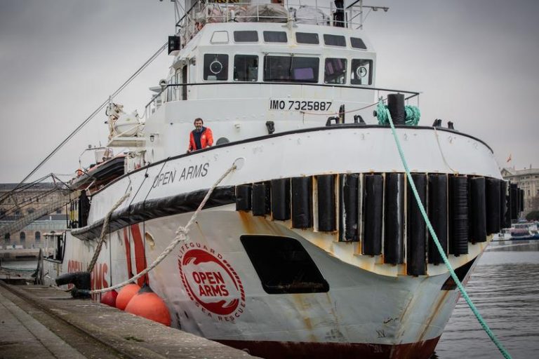 Open Arms: «Ahora la excusa para impedir el desembarco de migrantes es el covid-19»