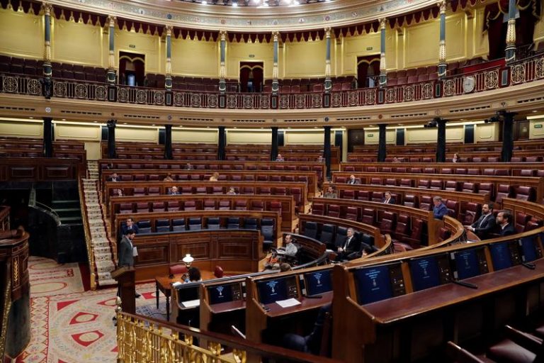 Minuto de silencio en el Congreso por Landelino Lavilla, Enrique Múgica y las víctimas de la pandemia