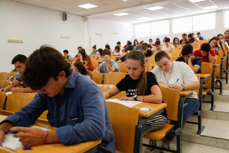 Castells duda que puedan celebrarse exámenes presenciales este curso