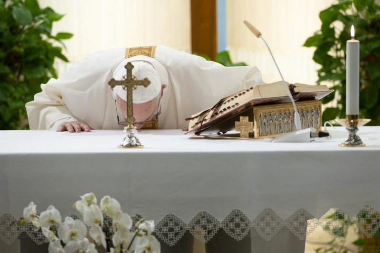 El Papa reza por los artistas y pide «creatividad» para superar la pandemia