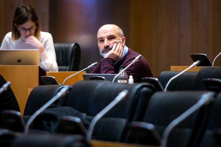 BNG denuncia que empresas privadas puedan adquirir test