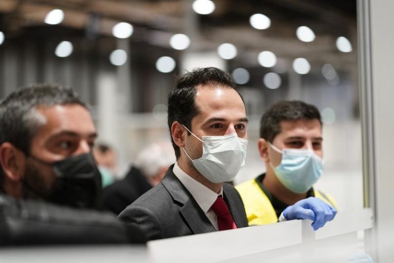La Comunidad de Madrid obligará al uso de mascarilla en sus teatros e insta al resto a sumarse